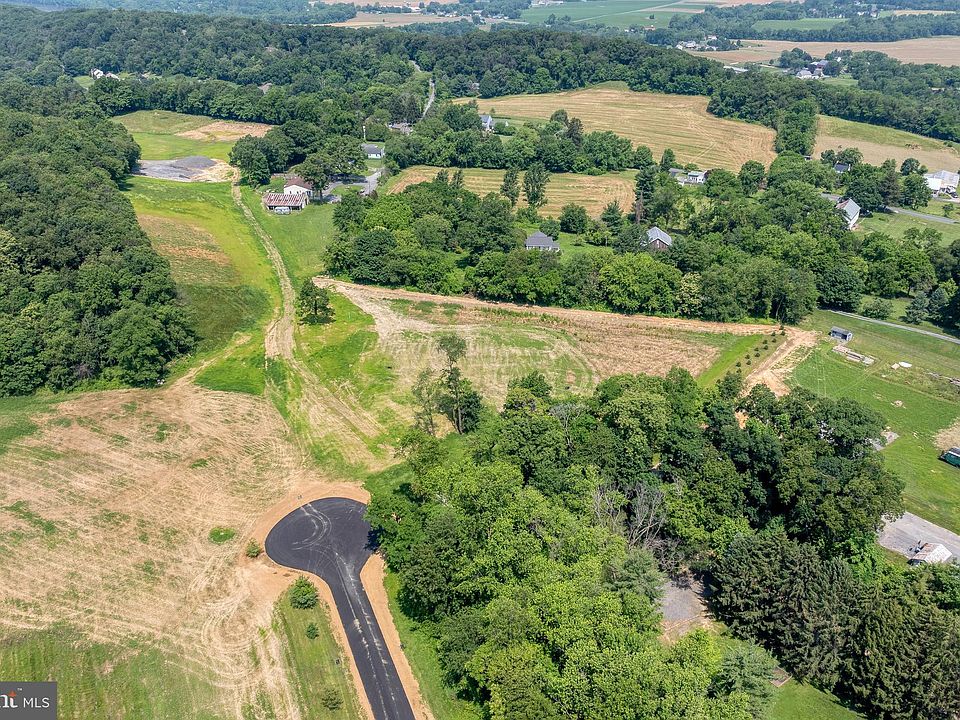 2nd image of 532 Phillips Dr Lot 3