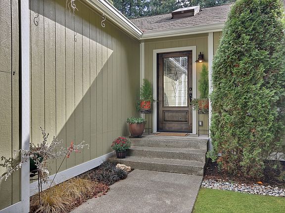 3rd image of 7224 Locust Ave E