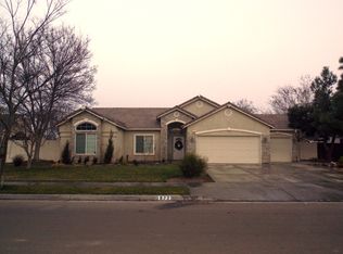 972 Apple Ave, Lemoore, CA 93245
