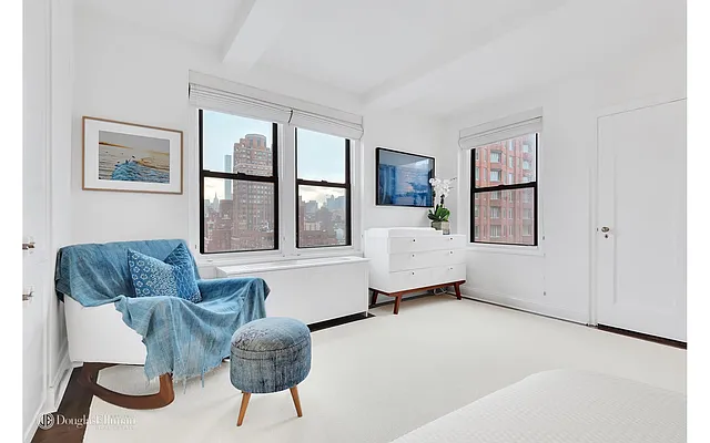 Sold by Douglas Elliman | media 17