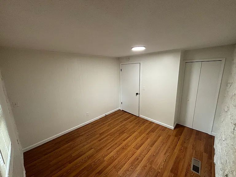 11204 College Ave — Photo 12
