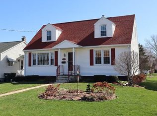 305 E 12th St, Sterling, IL 61081