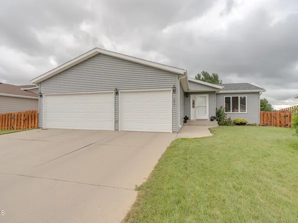 4643 Kost Dr, Bismarck, ND 58503