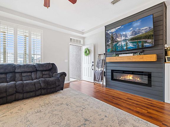 5th image of 560 Anderson Way
