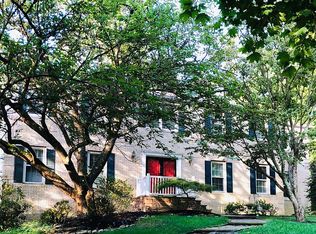 8 Wooded Hill Ln, Randolph, NJ 07869