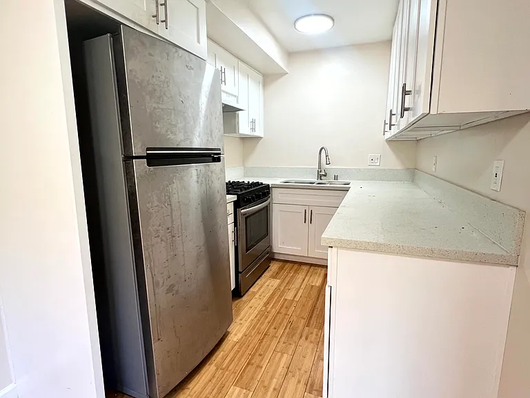 2637 Centinela Ave — Photo 12