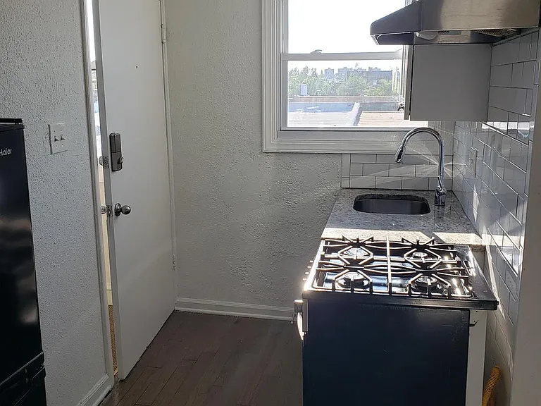 2208 S 15th St #3 — Photo 3