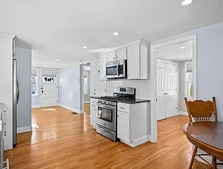 44 Sumner St — Photo 3