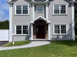 2101 Fir St, Wantagh, NY 11793
