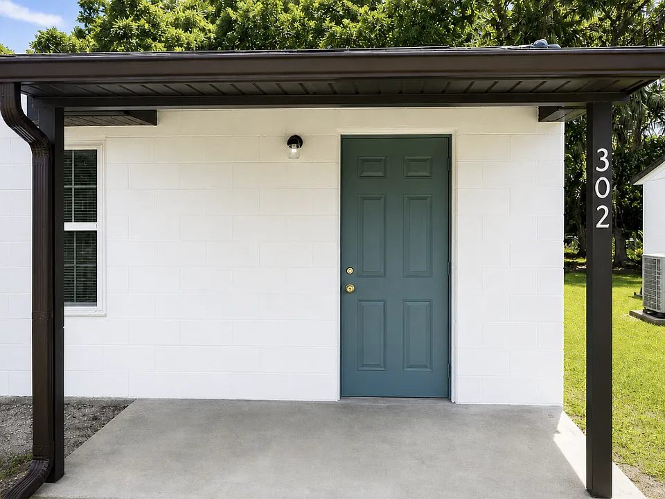 310 E Jackson Ave #302
