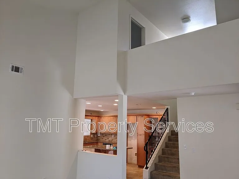 2537 Brunswick Dr — Photo 5