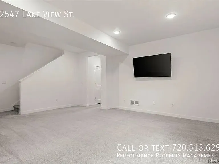 12547 Lake View St — Photo 11