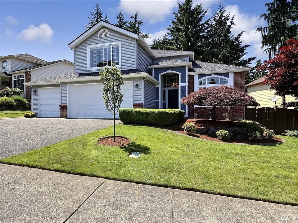 This is the home you've been looking for & everything has been done for you! Newer  siding, furnace, water tank, kitchen, bathro