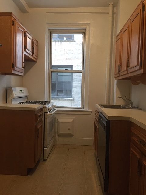 1st image of 36 Plaza St E APT 2F
