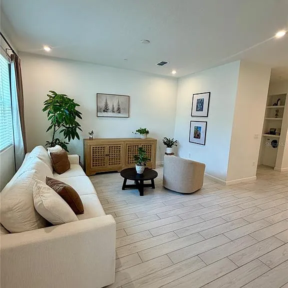 9855 Walkway Dr — Photo 5