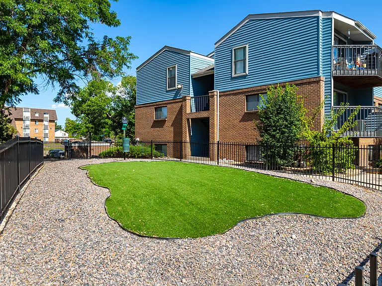 Parkside Apartments — Photo 11