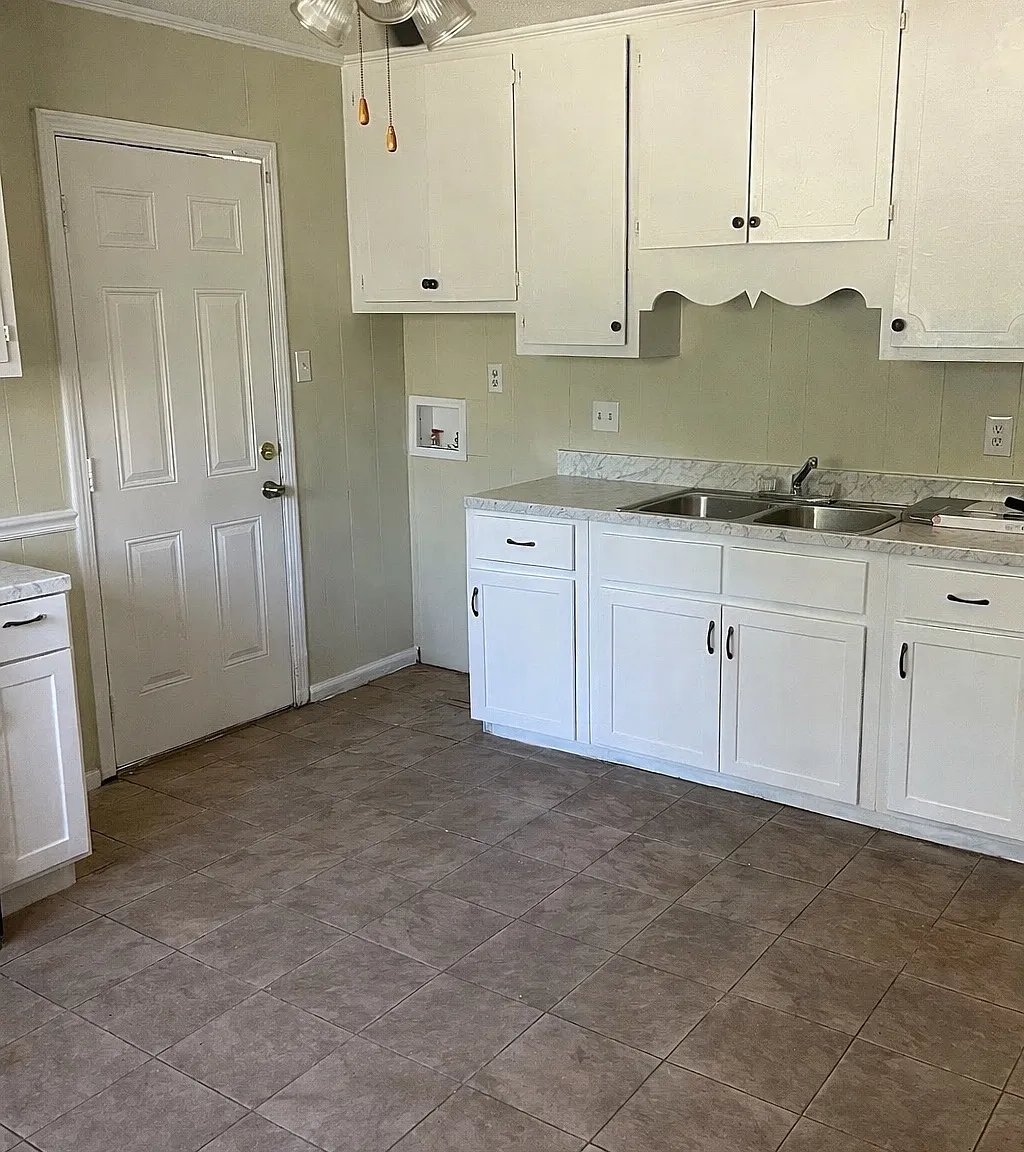3 bed, 1000 sqft, $750 — Photo 4
