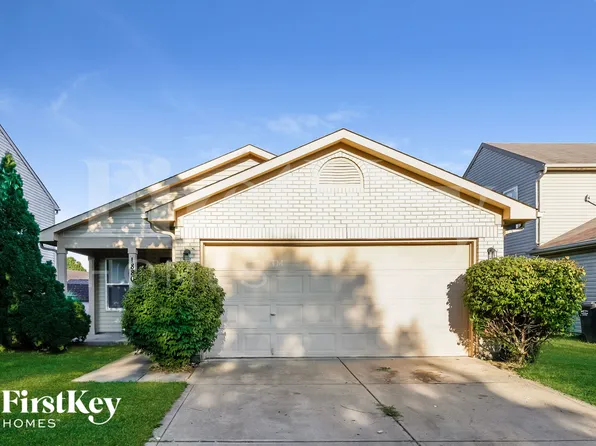 1880 Long Lake Dr, Greenwood, IN 46143