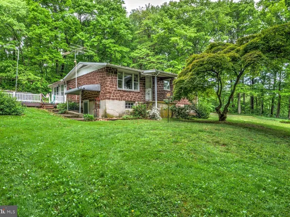 1203 Pieffer Hill Rd, Stevens, PA 17578