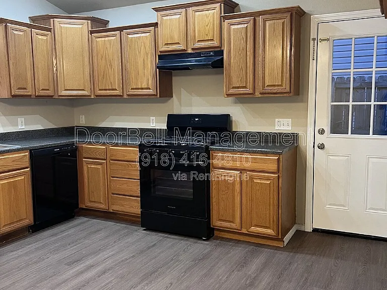 89 W Fairlane Ct — Photo 8