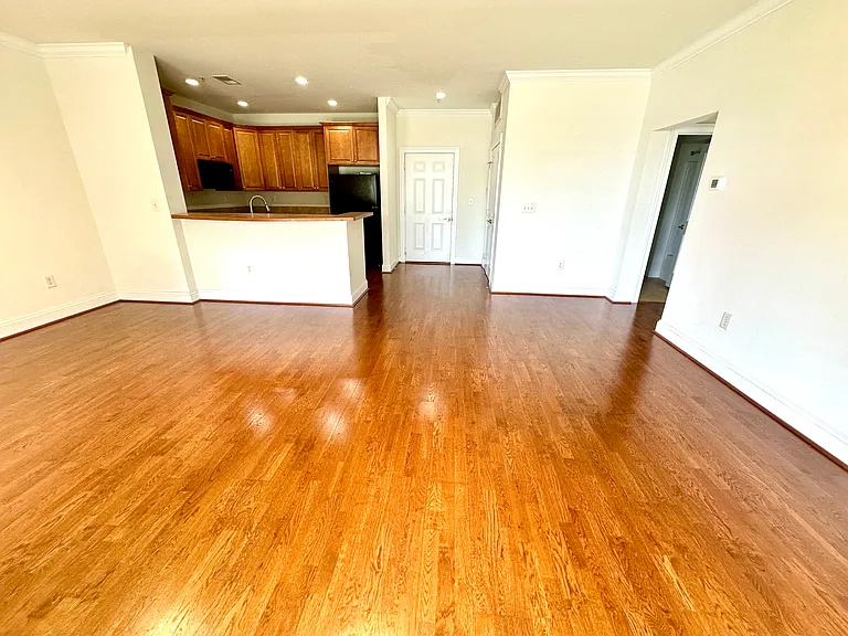 955 Bolling Ave #103 — Photo 7