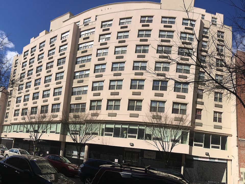 2nd image of 1765 Townsend Ave APT 9A