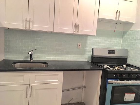 2nd image of 1471 Taylor Ave APT 29