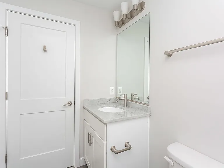 815 Park Ave — Photo 18