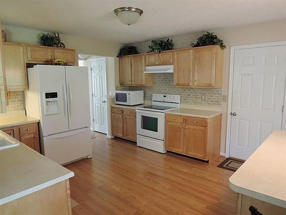 5th image of 4904 Far Hills Dr