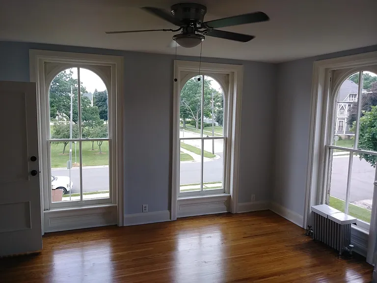 418 Saint Lawrence Ave — Photo 7