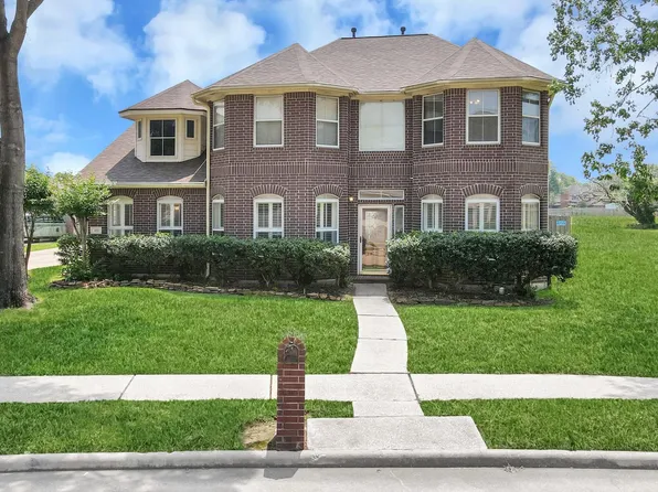 410 Barberry Ln, Baytown, TX 77520