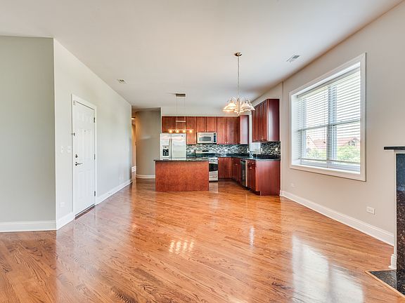 4th image of 3608 S Ellis Ave #3N