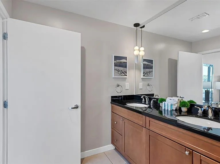 525 E Jackson St #405 — Photo 22