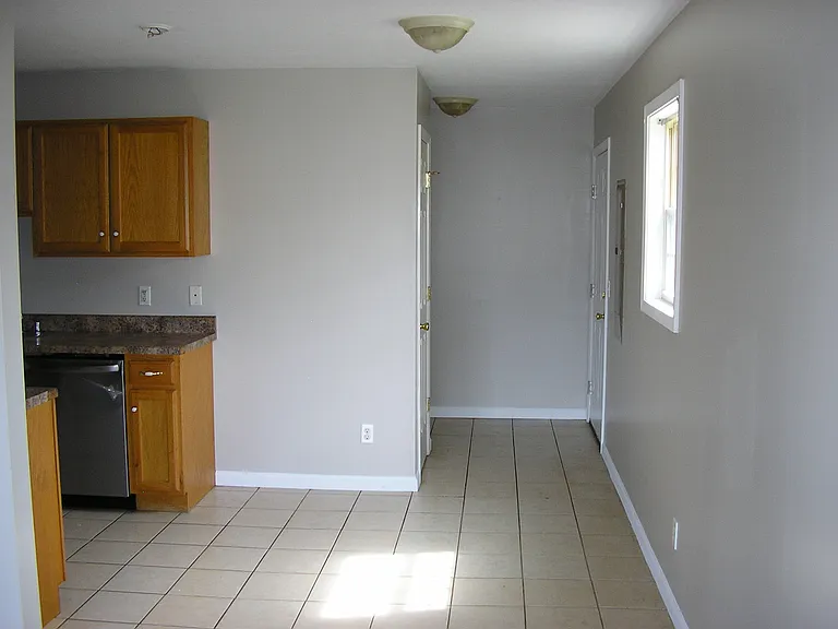 402 Clark St #B — Photo 6