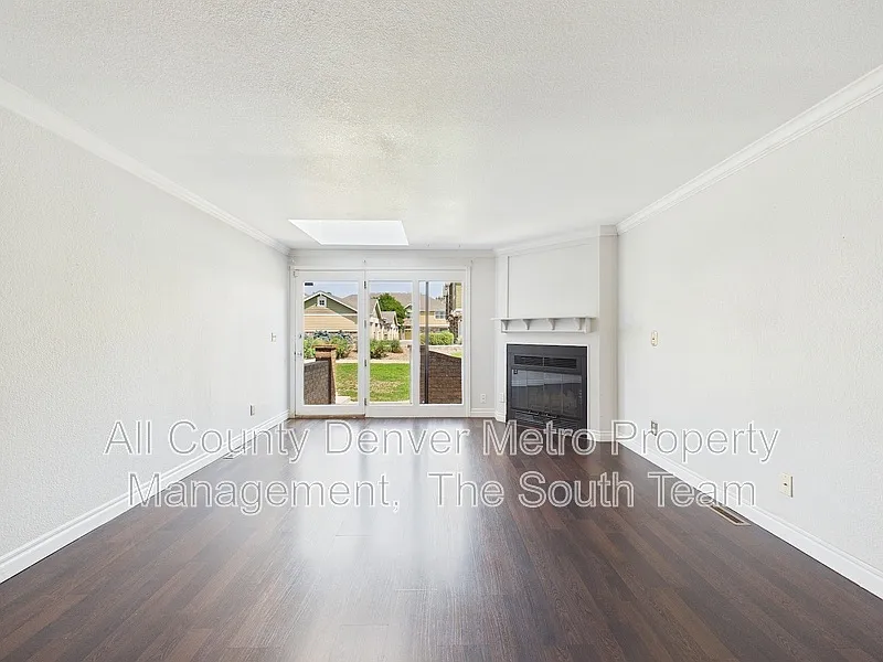 3 bed, 3.0 bath, 1654 sqft, $2,495 — Photo 4