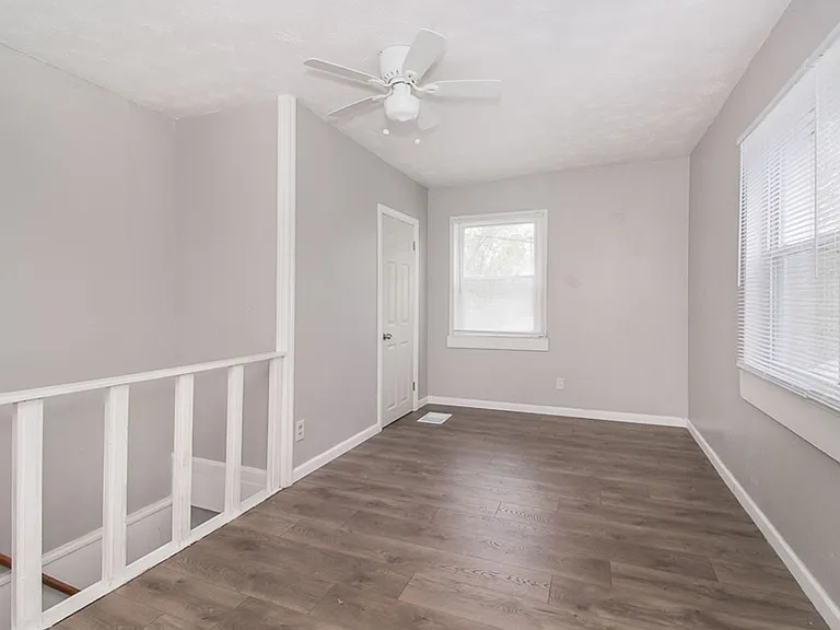 3822 W 133rd St — Photo 15