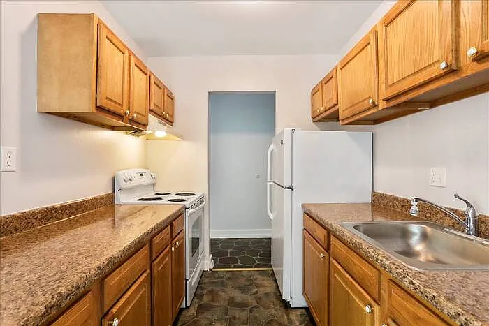 2 bed, 1.0 bath, $1,450 — Photo 4