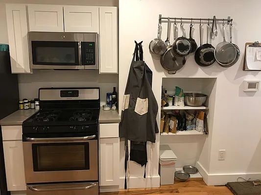 Rented by Premier Metro Realty Corp | media 20