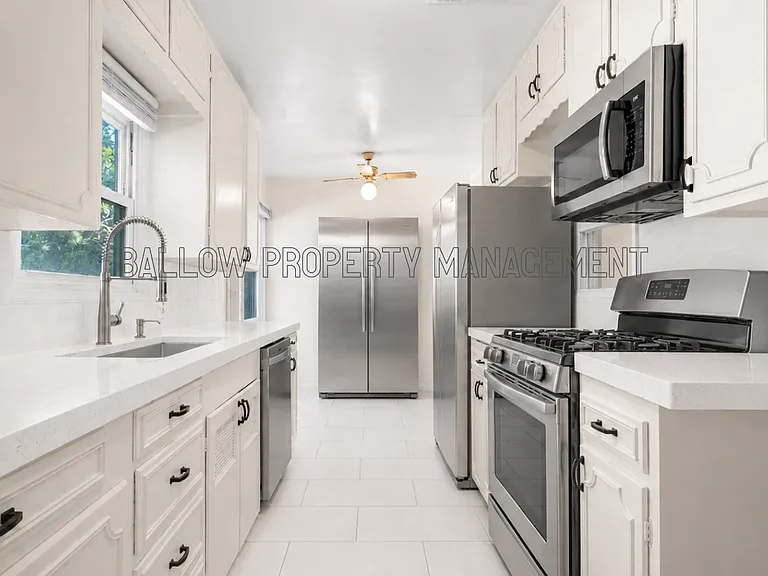 6129 Pembroke Dr — Photo 3