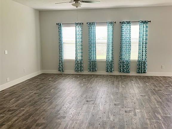 3rd image of 2934 Silver Landing Ln