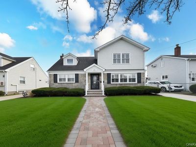 105 Dow Avenue, Mineola, NY, 11501