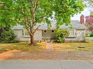 305 Knoop Ln #B, Eugene, OR 97404
