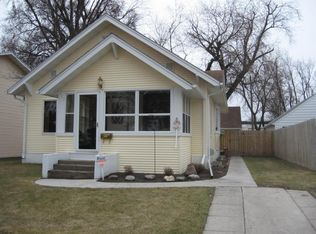 117 Seward Ave, Grand Forks, ND 58203