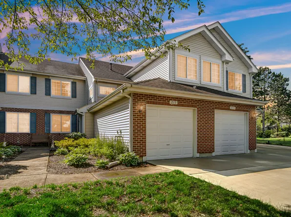 215 Sierra Pass Dr #4, Schaumburg, IL 60194