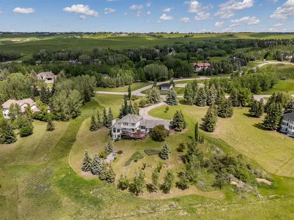 15 N Blueridge Close, Rocky View County, AB T3L 2P4