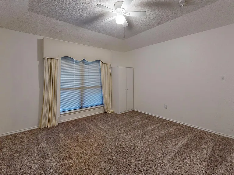2609 Valparaiso Trl — Photo 9