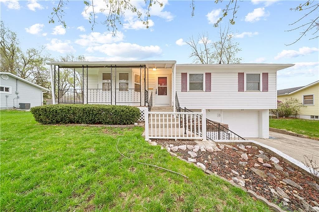 213 SW Yost Ave, Lees Summit, MO 64081 | Zillow