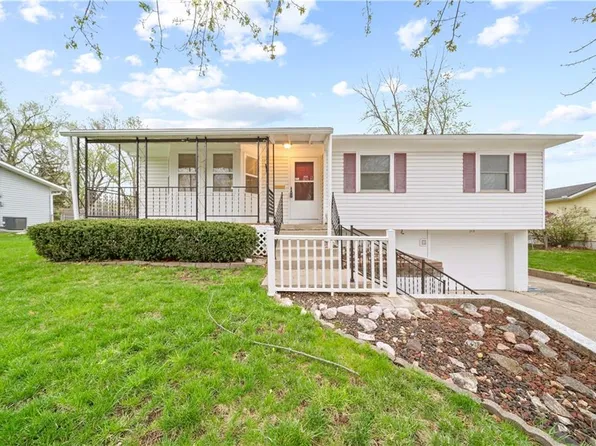 213 SW Yost Ave, Lees Summit, MO 64081