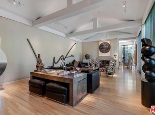 715 N Canon Dr, Beverly Hills, CA 90210
