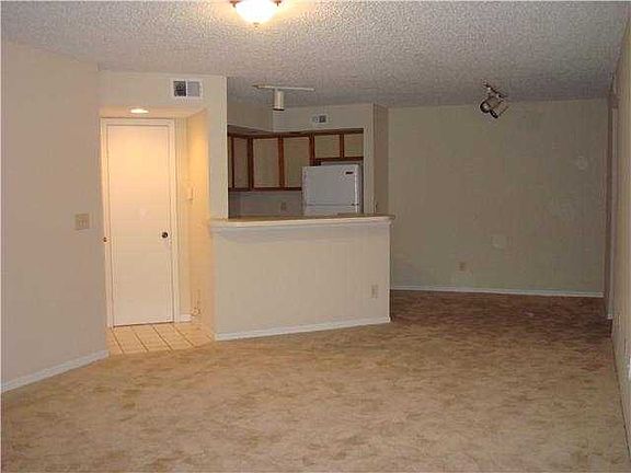 4th image of 565 Vista Isles Dr APT 2012